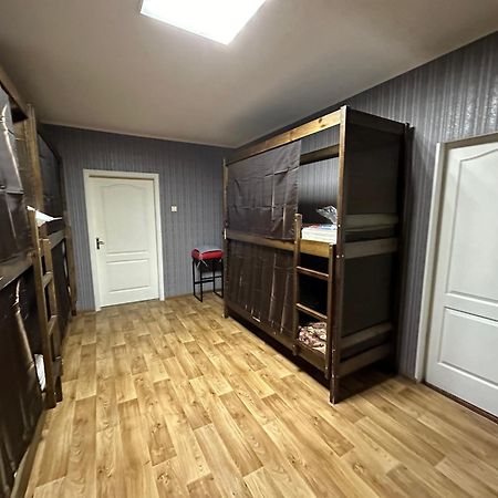 Ararat-Poznyaki Hostel Κίεβο Εξωτερικό φωτογραφία